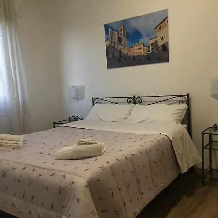 Ospitaci Appartamento Oberdan 113 Foligno Exterior photo
